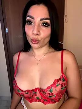laemmarouse from StripChat is Freechat