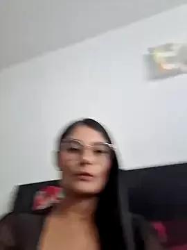 Laiatorres webcams show profile image 