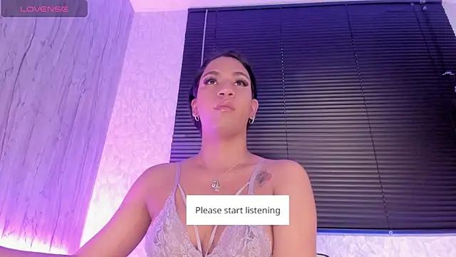 LaiilyBell12 from StripChat