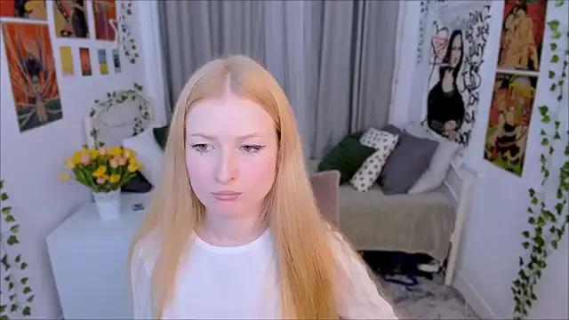 Laly_Peach from StripChat