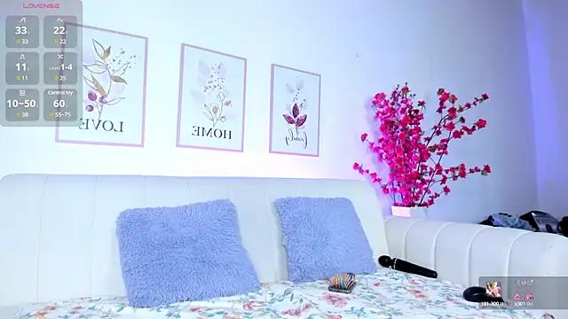 lana_bloonde from StripChat