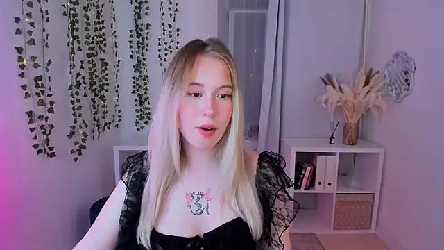 LanaRoselle from StripChat
