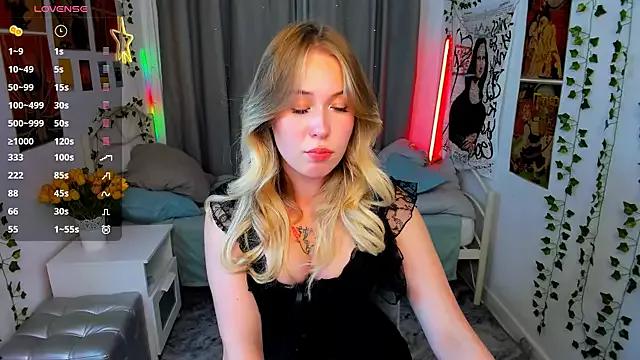 LanaRoselle from StripChat is Freechat