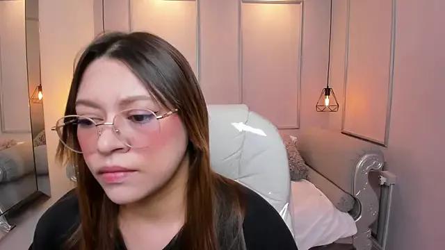 Lanna18 from StripChat