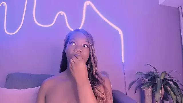lanna_bx from StripChat