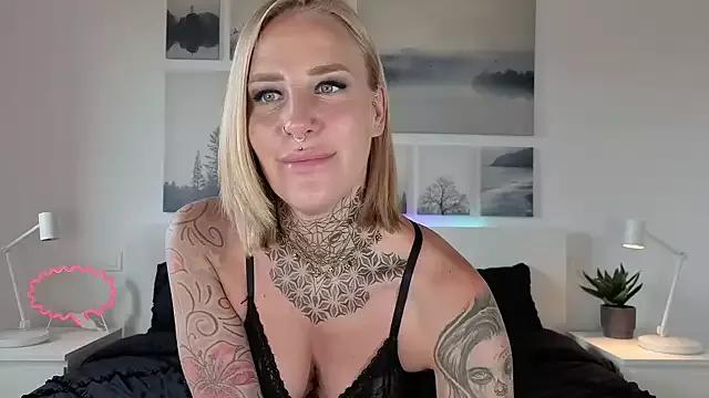 Lara-CumKitten from StripChat