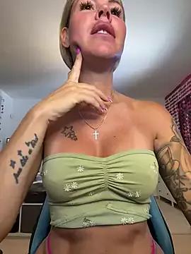 Lara_Bergmann from StripChat is Freechat