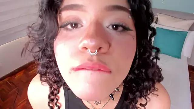 lara_desire from StripChat is Freechat