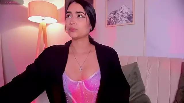 lara_madisson from StripChat