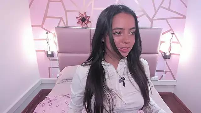 Lara_Rouss_ from StripChat