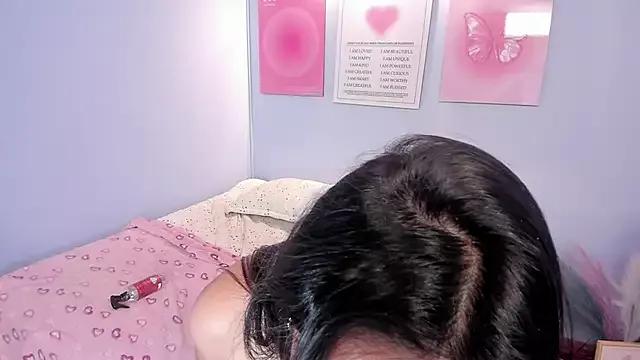 Lara_Rouss_ from StripChat