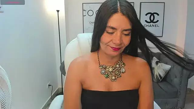 laraa_stone from StripChat is Freechat