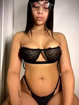 LaraCastro559 from StripChat is Freechat