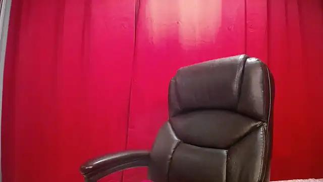 LaraFire from StripChat