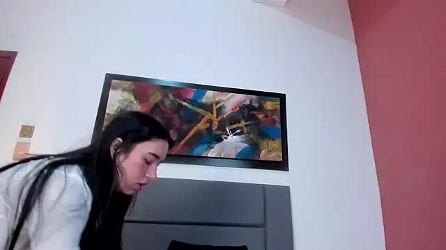 LaraGoldd from StripChat