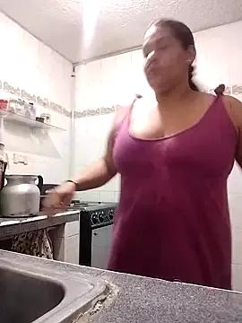LaraStons webcams show profile image 