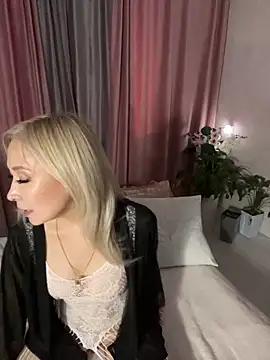 laravongrey from StripChat
