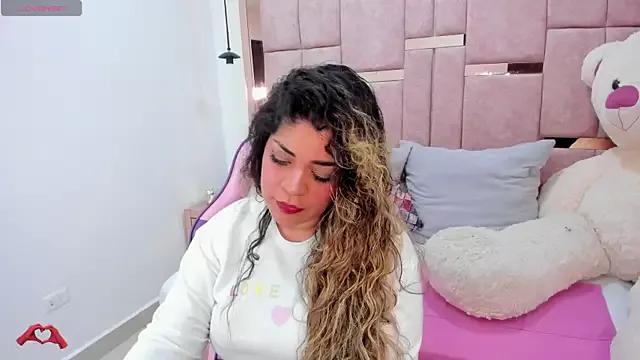 laris_park from StripChat is Freechat