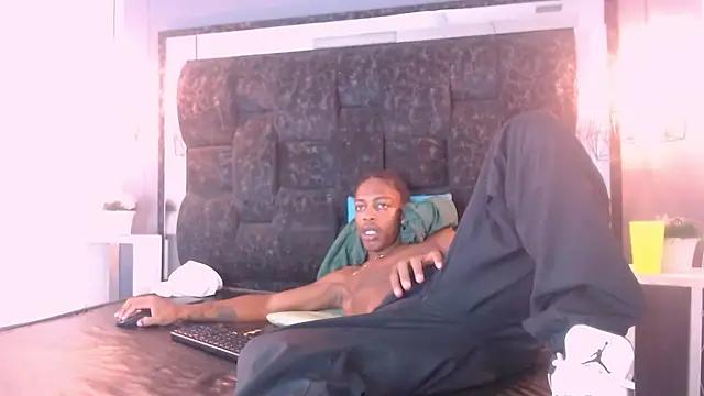LarryCollin from StripChat