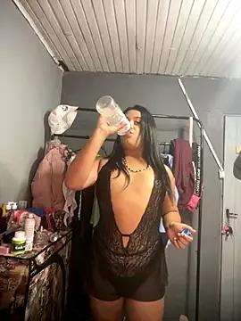 larysinha from StripChat is Freechat