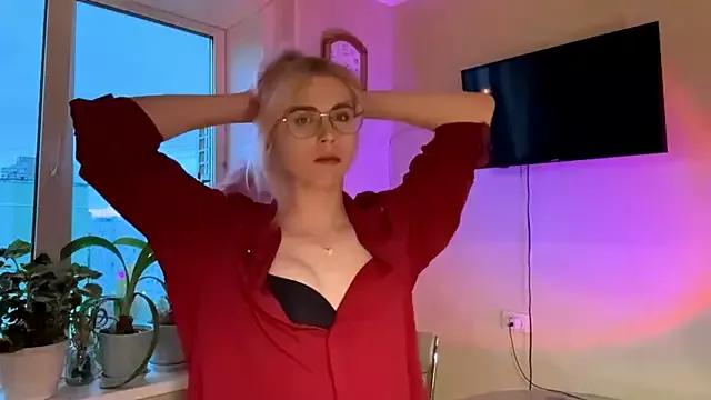 LatanyaRein webcams show profile image 