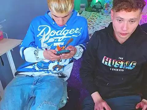 Latin_boysxxxx from StripChat is Freechat