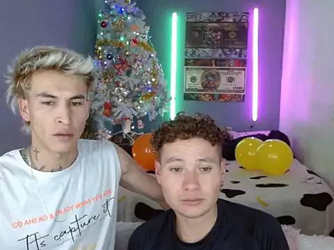 Latin_boysxxxx from StripChat is Freechat