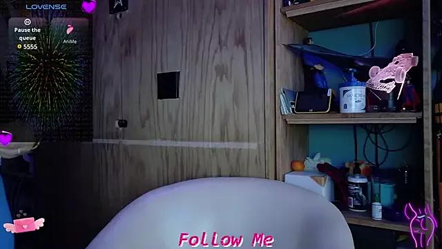 LatinaVibes4u from StripChat is Freechat