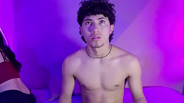 Laura_and_Kevin from StripChat is Freechat