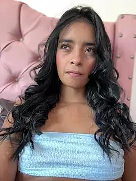 Laura_fernandezII from StripChat is Freechat