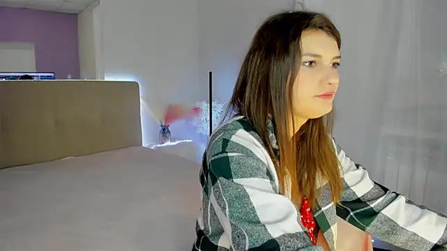 Laura_Leee from StripChat is Freechat