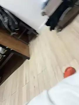 LAURA_LLL from StripChat is Freechat