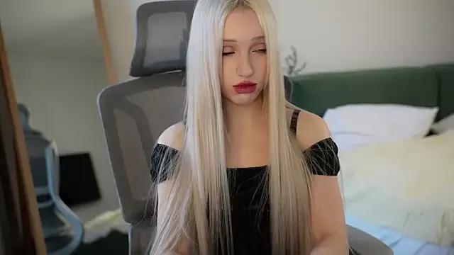 Laura_Obsidian from StripChat is Freechat