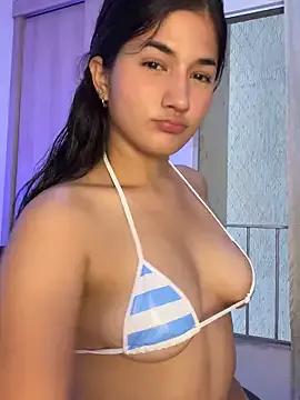 LauraCatalina on StripChat