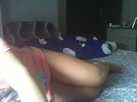 Lauray1 from StripChat is Freechat