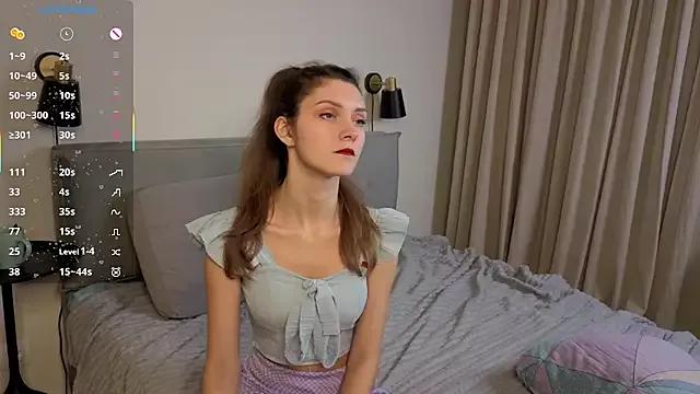 LauraYoungg from StripChat is Freechat