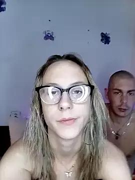 Laurazec from StripChat is Freechat