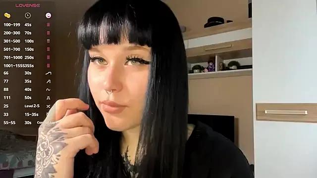 LaurenOveson from StripChat is Freechat