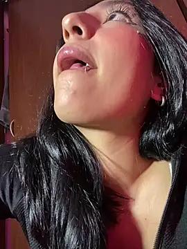 lauuraww from StripChat