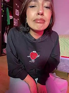 lauuraww from StripChat