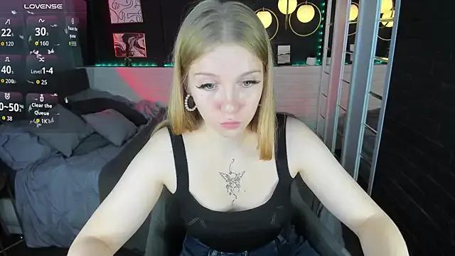 Layla_Glam from StripChat is Freechat