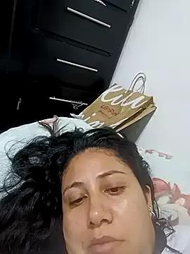 layla_gomez from StripChat