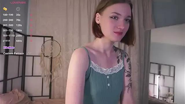 LeahRogens from StripChat is Freechat