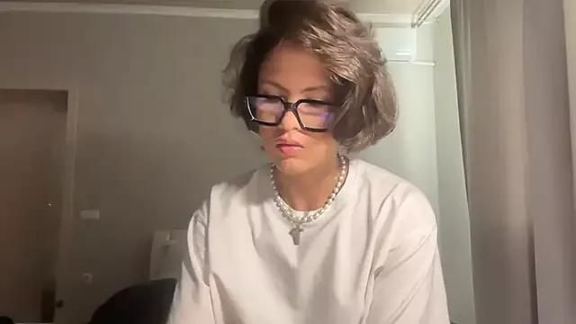 LeandraCasali webcams show profile image 