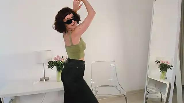 LeelooYolo from StripChat