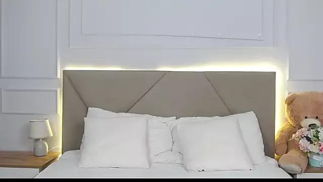 LeilaLow from StripChat