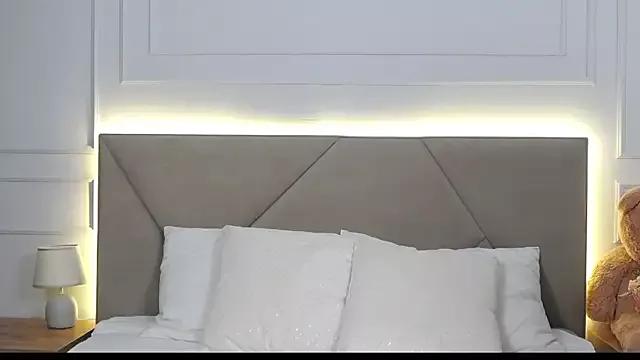 LeilaLow from StripChat