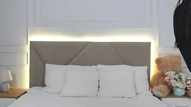LeilaLow from StripChat