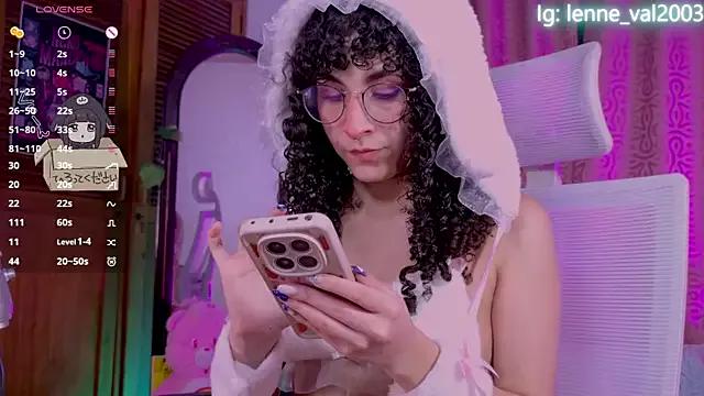 Lenneval1 from StripChat