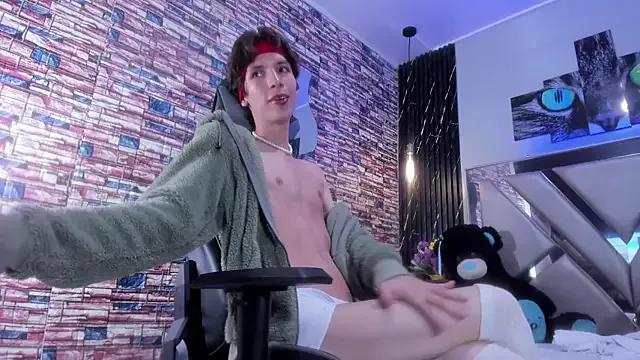lenni_sirius from StripChat